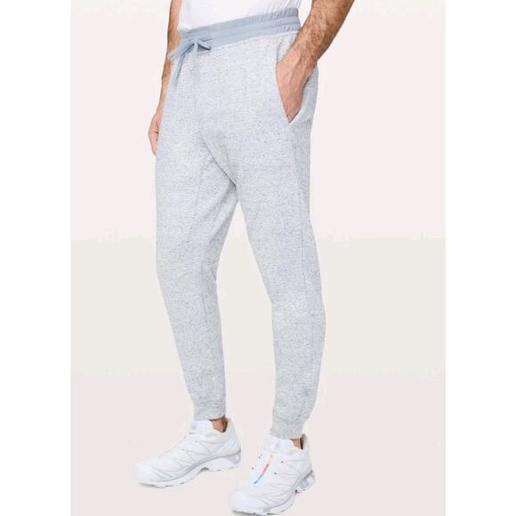 Lululemon At Ease Jogger Mens Medium LM5642S Heathered Gray Sweatpants - Picture 1 of 13